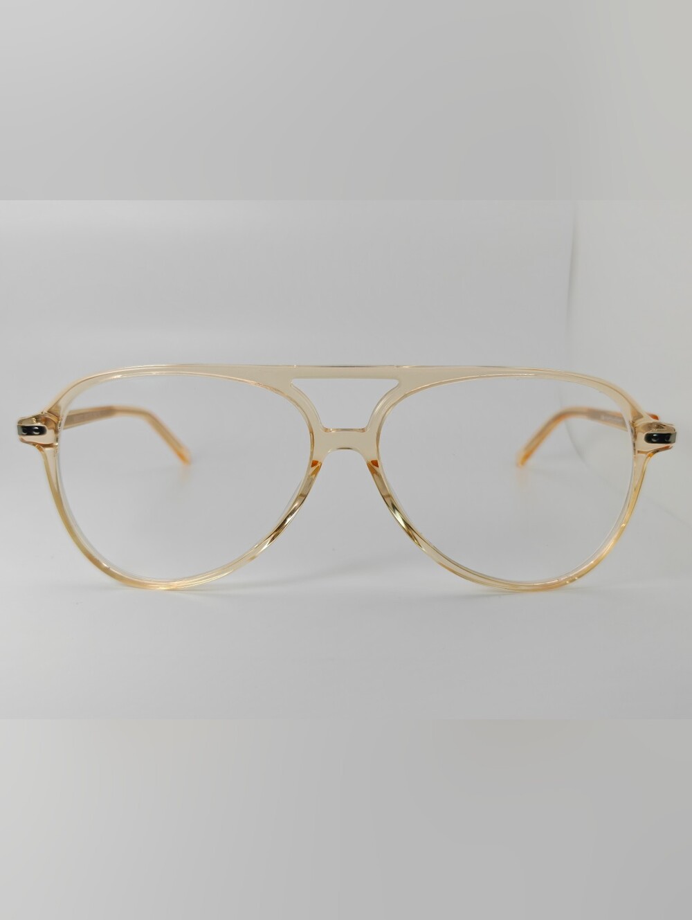 Viento. Clear Champagne Aviator Glasses